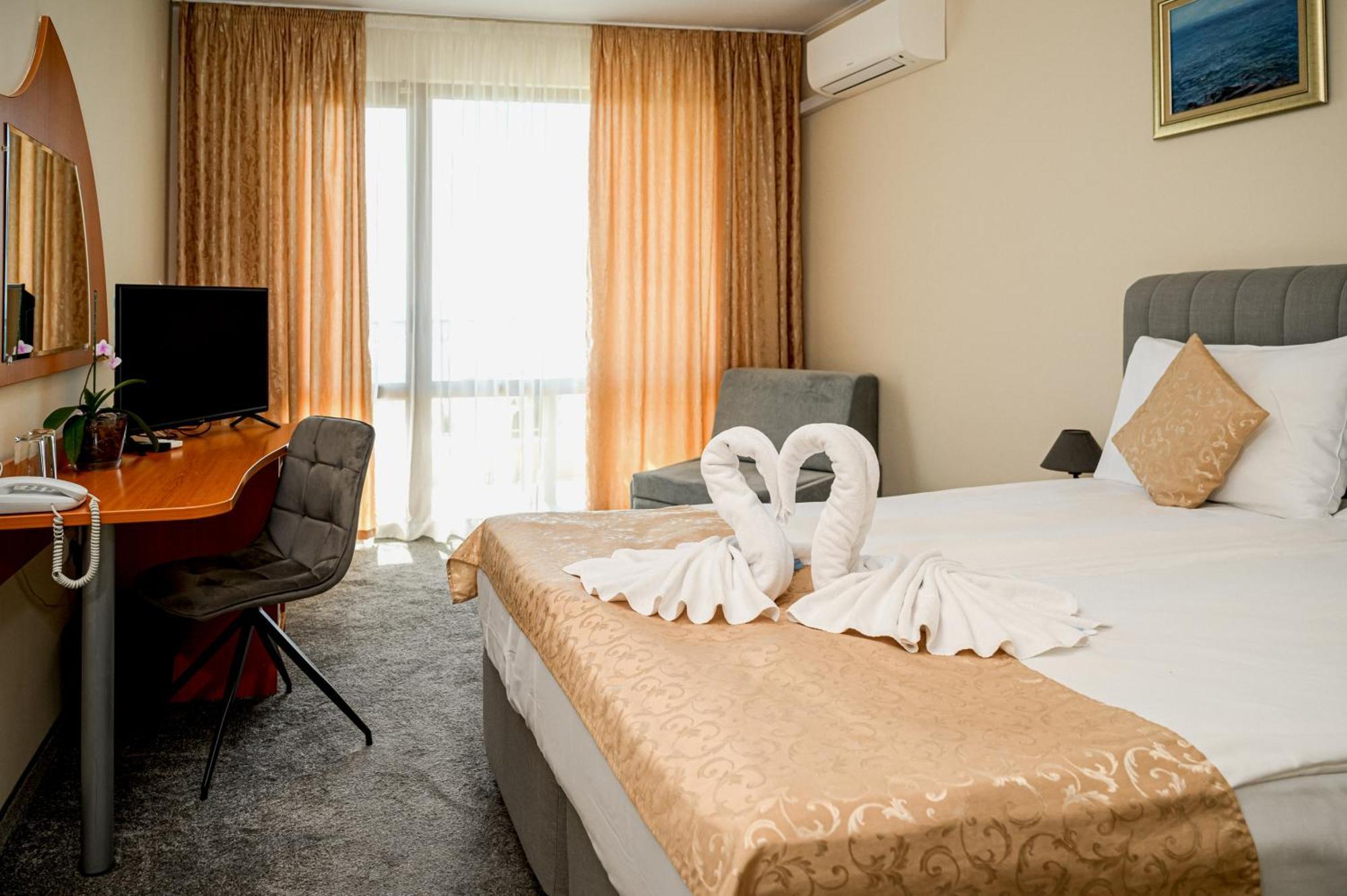 Paradise Hotel & Relax Center Pomorie Extérieur photo