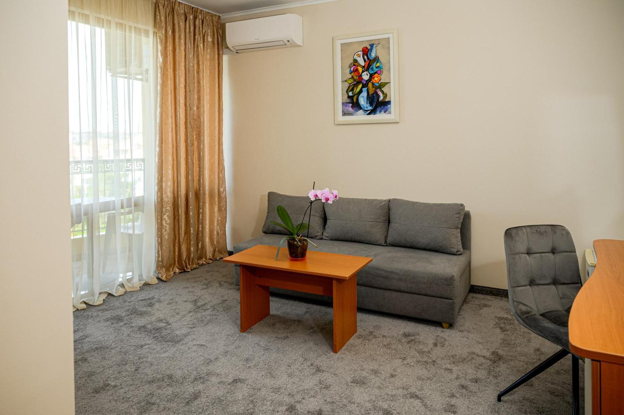 Paradise Hotel & Relax Center Pomorie Extérieur photo