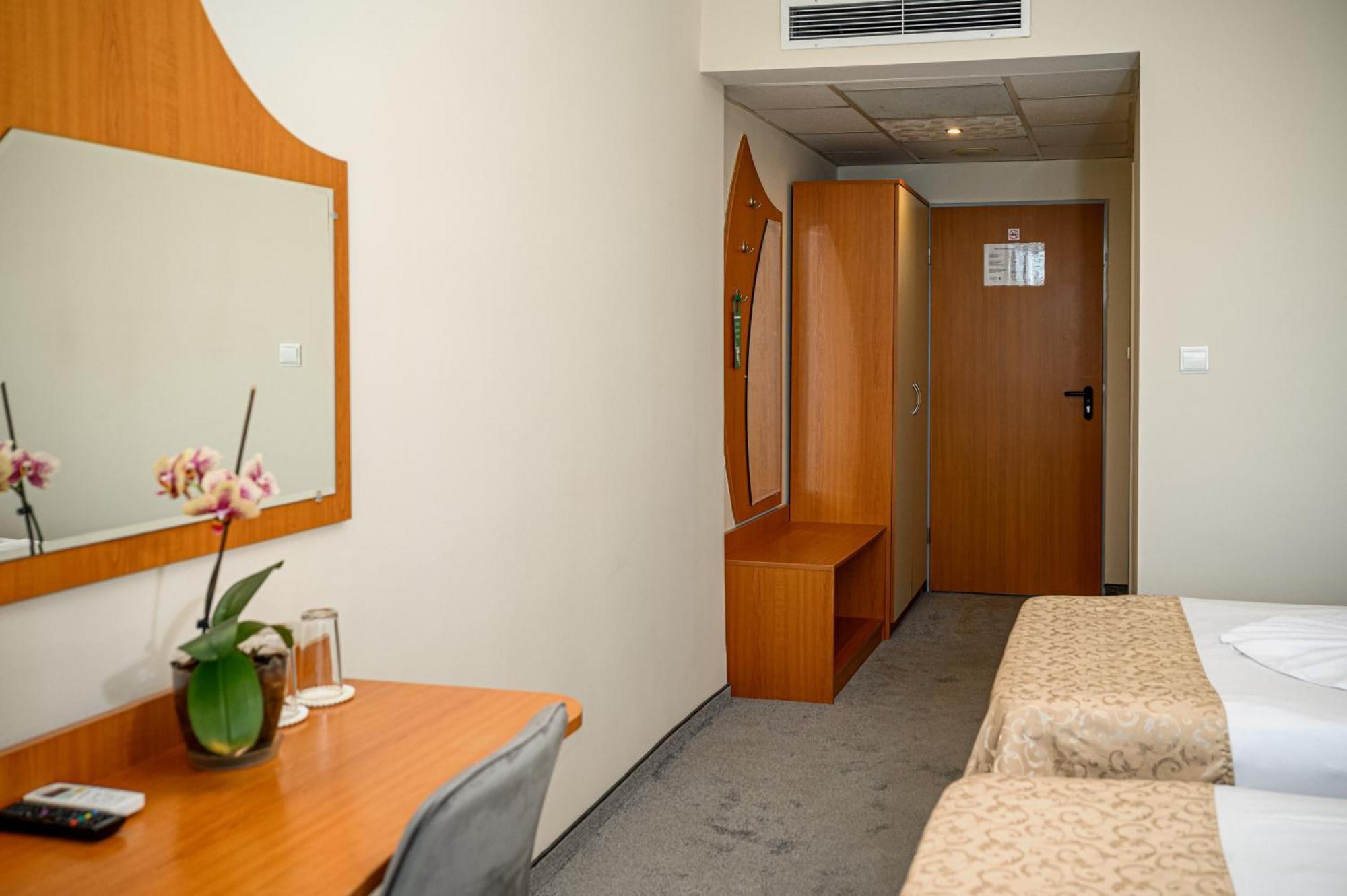 Paradise Hotel & Relax Center Pomorie Extérieur photo