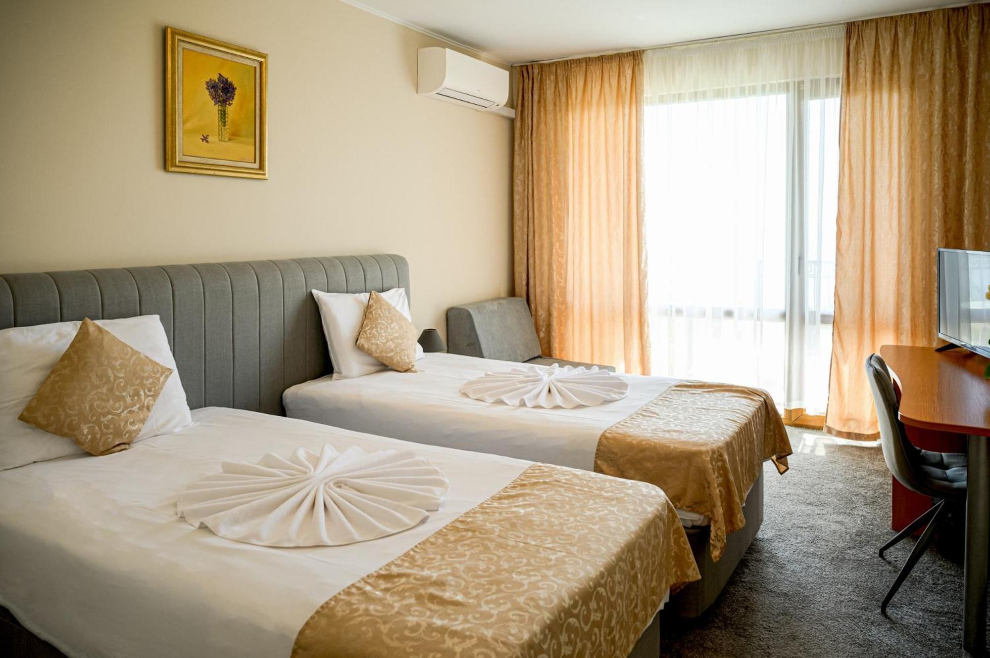 Paradise Hotel & Relax Center Pomorie Extérieur photo