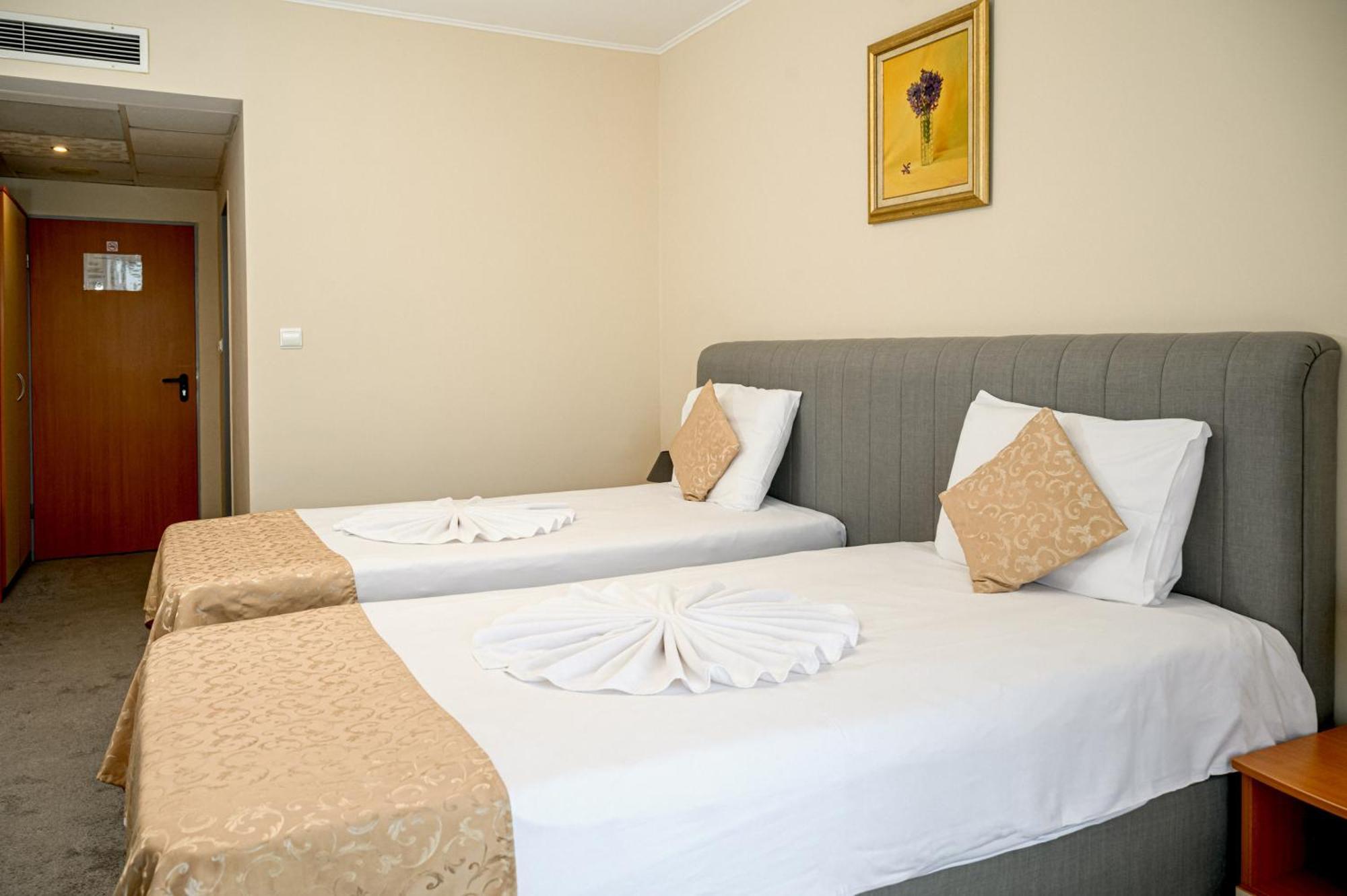 Paradise Hotel & Relax Center Pomorie Extérieur photo