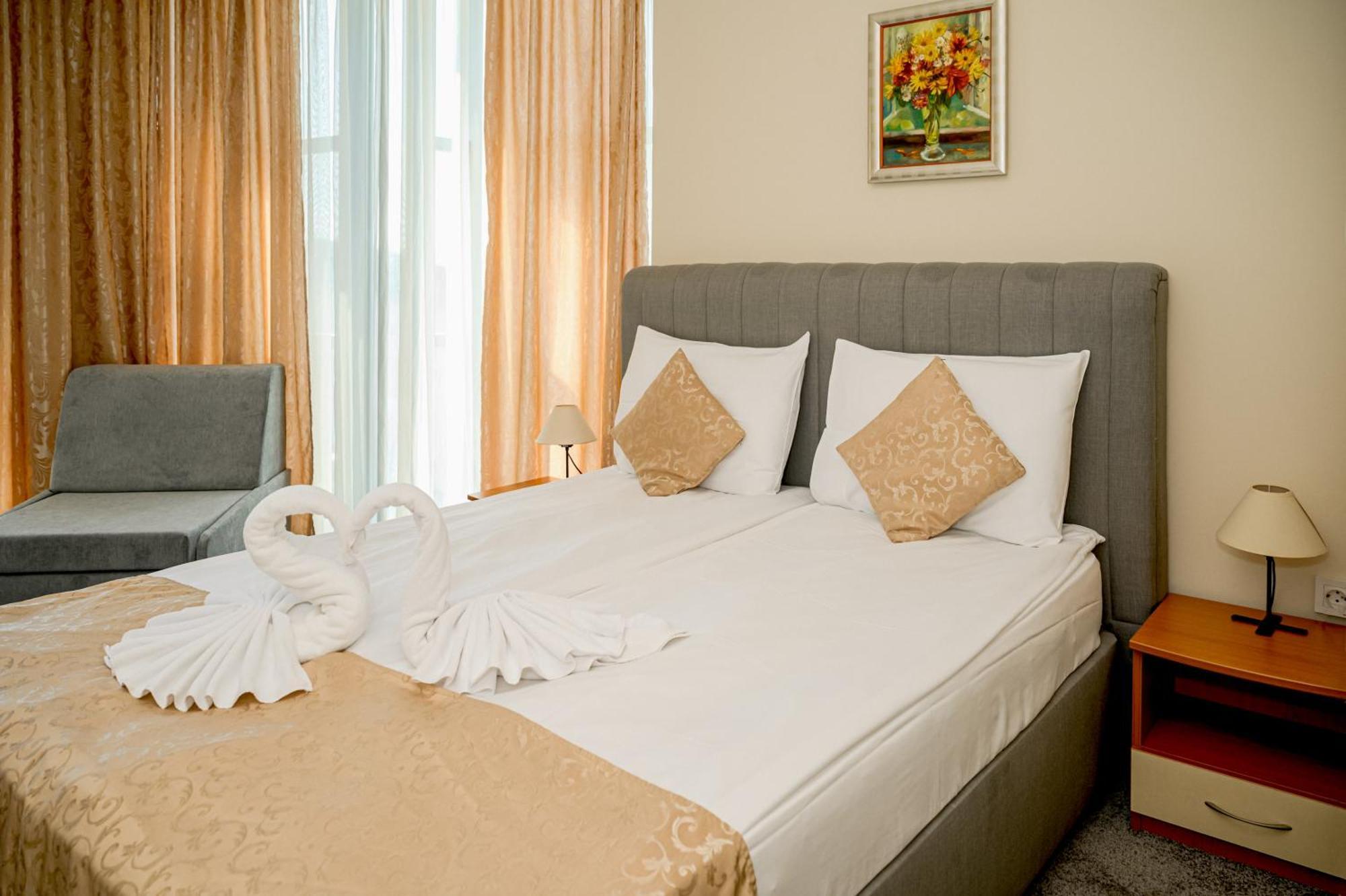 Paradise Hotel & Relax Center Pomorie Extérieur photo